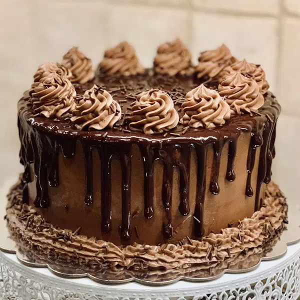 Roses + Chocolate Cake Combo